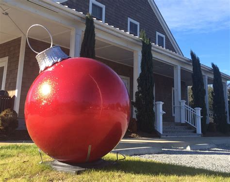 Spectacular Commercial Christmas Decorations for Businesses