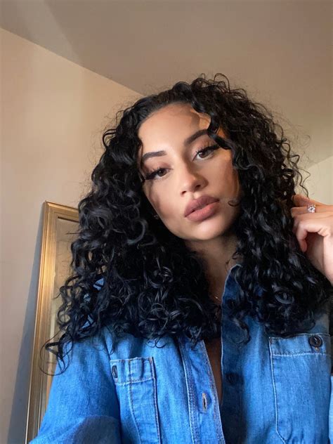 Gorgeous Curly Hair Styles: Inspiration from Tumblr