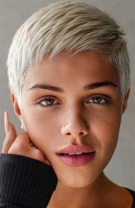 Chic Ways to Style a Pixie Cut: Your Ultimate Guide to Versatile Short Hair