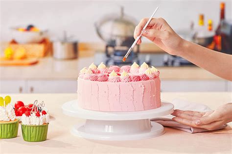 Mastering the Art: Essential Cake Decorator Job Duties & Skills