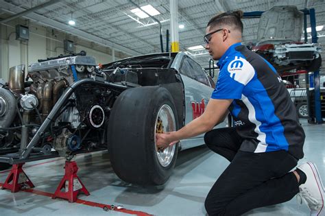Driving Your Future: Unlocking Opportunities with Car Mechanic University Degrees