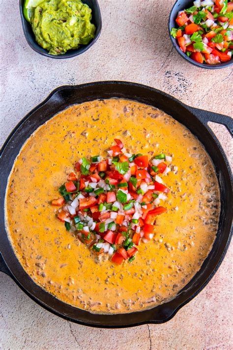 Irresistible Chili Con Queso: The Ultimate Creamy Dip Recipe