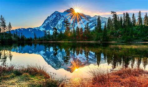 Capturing the Golden Embrace: Breathtaking Sunrise Views in the Mountains