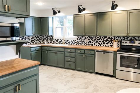 Transform Your Kitchen: Guide to Choosing the Perfect Counters and Cabinets