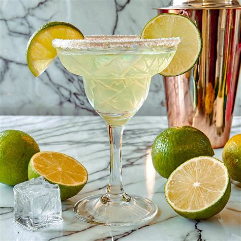 Crafting the Perfect Patrón Margarita: A Zesty Classic