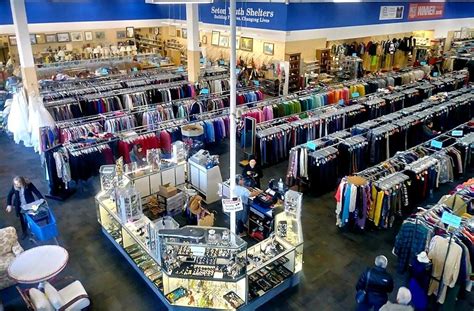 Thrift Store USA: Uncovering Hidden Gems & Sustainable Finds
