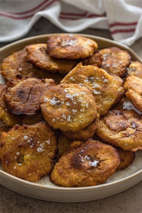 How to Make Crispy Tostones: A Delicious Plantain Snack Recipe