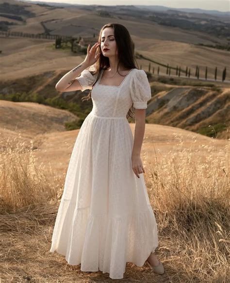 Timeless Elegance: Discovering the Charm of Vintage White Dresses
