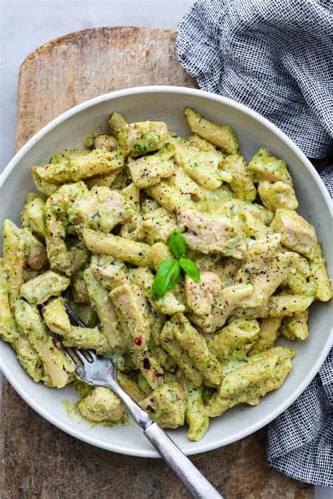 Easy & Flavorful Pesto Chicken Breast: A Weeknight Delight