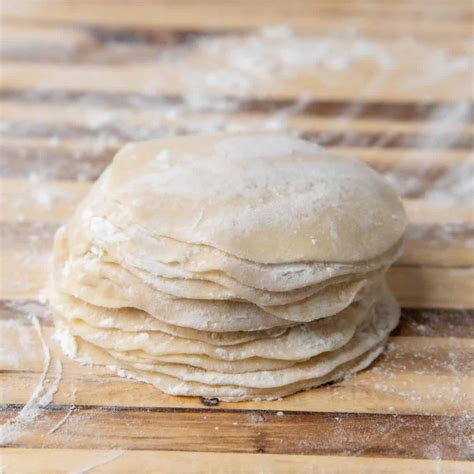 Crafting the Perfect Dumpling Dough for Homestyle Chicken and Dumplings