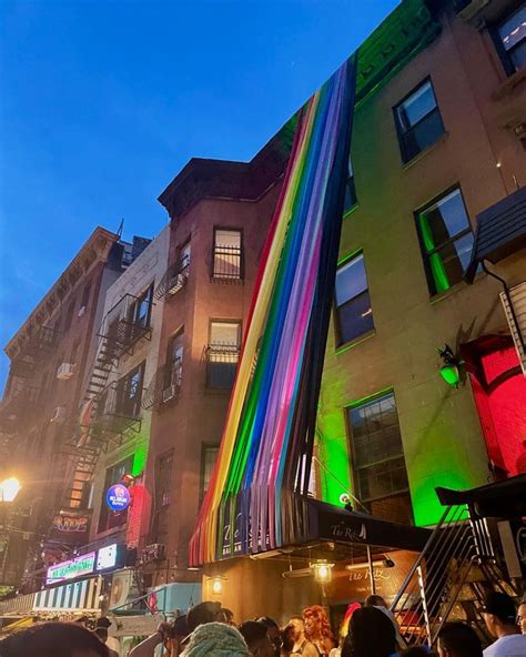Gay Guys in New York City: Community, Culture & Connections