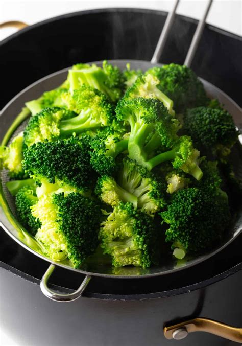Perfectly Boiled Broccoli: A Simple Guide to Vibrant & Tender Florets