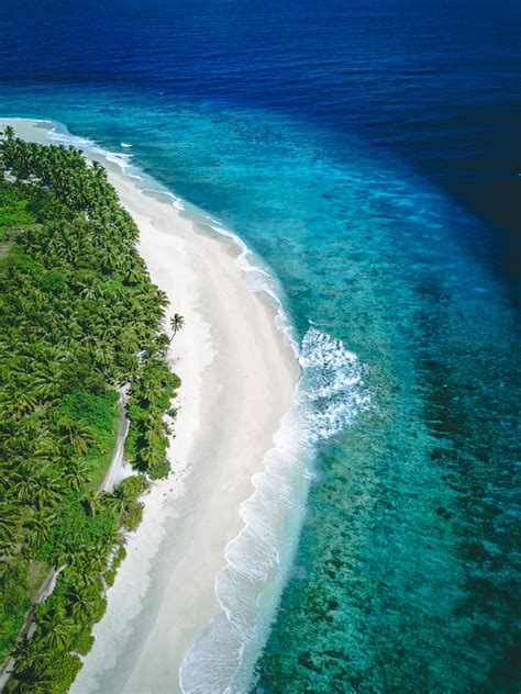 Discovering the Indian Ocean: A Guide to Its Location and Significance