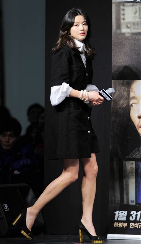 Jun Ji-hyun's Iconic Fashion: Effortless Chic & Timeless Elegance Unveiled