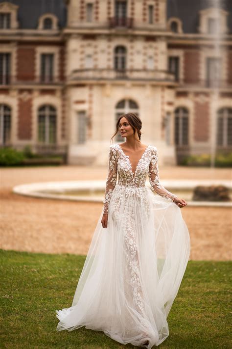 Enchanting Outdoor Wedding Dress Styles for Your Dream Day