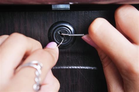 Mastering Emergency Lock Picking with a Paperclip | DIY Guide