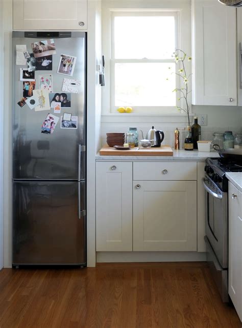 Compact Refrigerators for Small Kitchens: Maximizing Space & Style