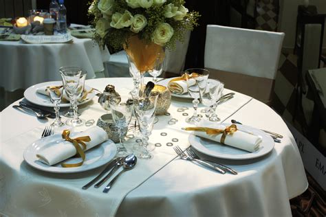 Elevate Your Dining Experience: Restaurant Table Decoration Ideas