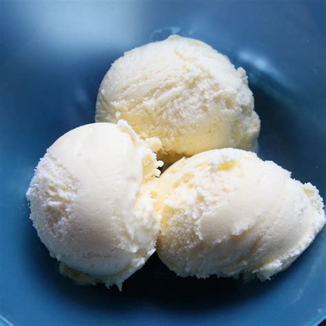 Creamy Homemade Vanilla Ice Cream Recipe for Your Ice Cream Maker