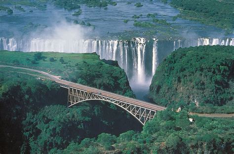 Victoria Falls Guide: Experience The Smoke That Thunders